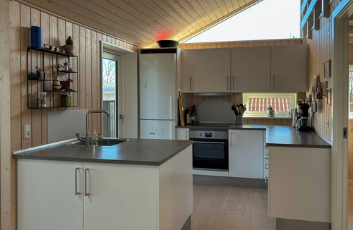 Mesinge House | Beachfront holiday home near Dalby Bay