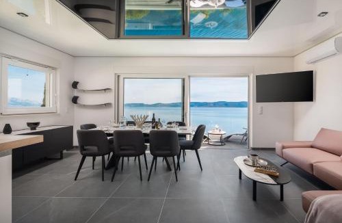 Mimice Villa | Beachfront Holiday Home - Private Heated Pool