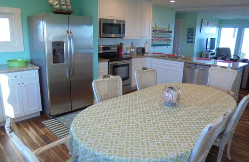 Galveston House | Beachfront Home and Hot Tub with fantastic views!
