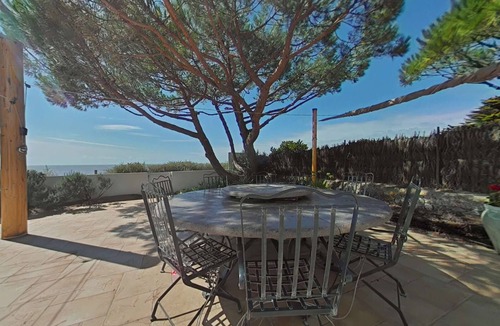 La Gueriniere House | Beachfront Home with Terrace & Stunning Sea Views - 7 Guests