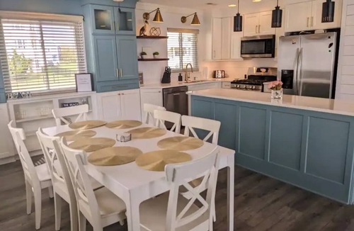 Hampton House | ☆ Beachfront Home w/Stunning Views, Hot Tub, Luxury Kitchen & Private Beach!