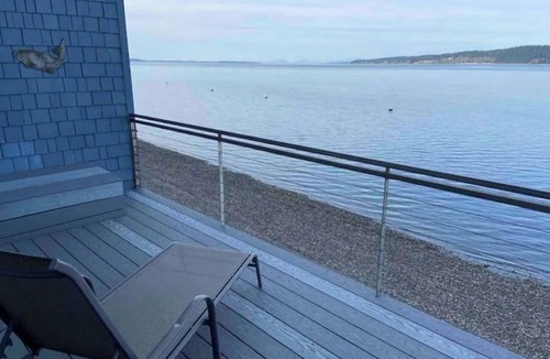 Camano Island House | Beachfront Home with Sound View on Camano Island