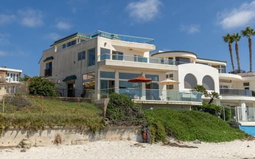 Beach Barber Tract House | Beachfront Home with 3 Large Decks, Walk to shops