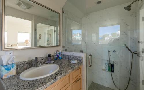 Beach Barber Tract House | Beachfront Home with 3 Large Decks, Walk to shops