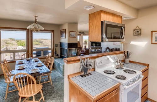 Bayshore House | Beachfront Home with Beach Access, Deck and Sweeping Ocean Views