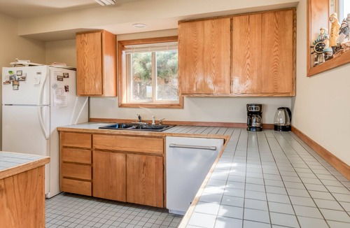 Bayshore House | Beachfront Home with Beach Access, Deck and Sweeping Ocean Views