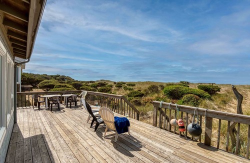 Bayshore House | Beachfront Home with Beach Access, Deck and Sweeping Ocean Views