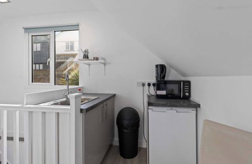 Pevensey House | Beachfront Home with Panoramic Views