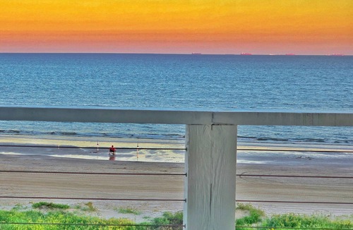 Crystal Beach House | Beachfront: Hot Tub, Home Theater & Firepit