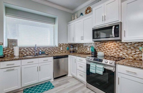 Port Bolivar House | Beachfront | Hot Tub | Fire Pit | Game Room