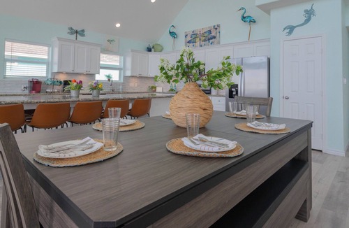 Port Bolivar House | Beachfront | Hot Tub, Game Room, Mini Golf & More