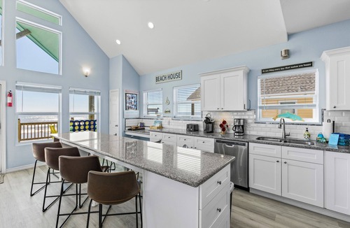 Gilchrist House | Beachfront | Hot Tub, Game Room, & Lift