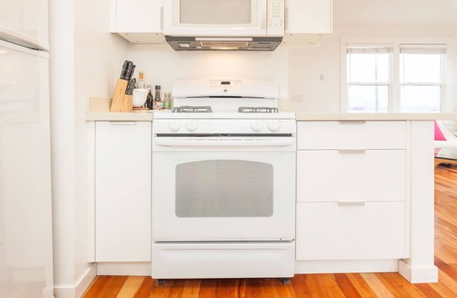 Saint-Maurice House | Beachfront House near SF w/Parking (1)