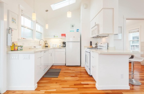 Saint-Maurice House | Beachfront House near SF w/Parking (1)