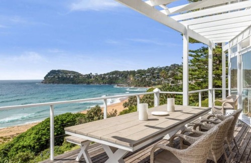 Palm Beach House | Beachfront house with direct access to Whale Beach!