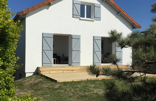 Jullouville House | Beachfront house with direct access to Jullouville beach