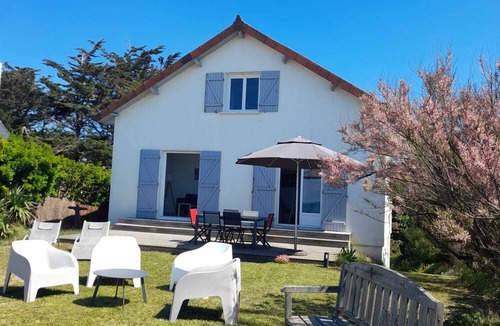 Jullouville House | Beachfront house with direct access to Jullouville beach