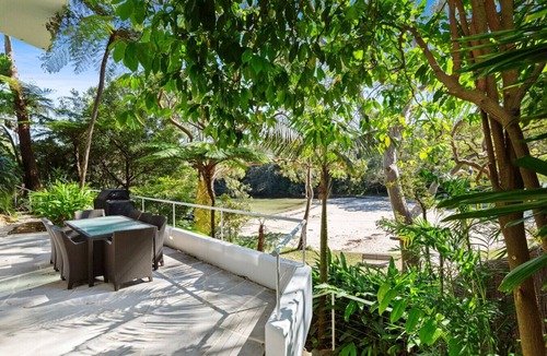 Vaucluse House | Beachfront Hyper Luxury Harbour Sanctuary