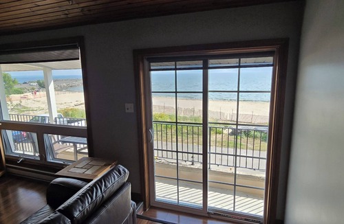 Crystal Beach Apartment | Beachfront in Crystal Beach