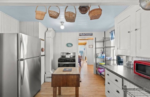 Silver Beach House | Beachfront in New Silver Beach, Central A/C