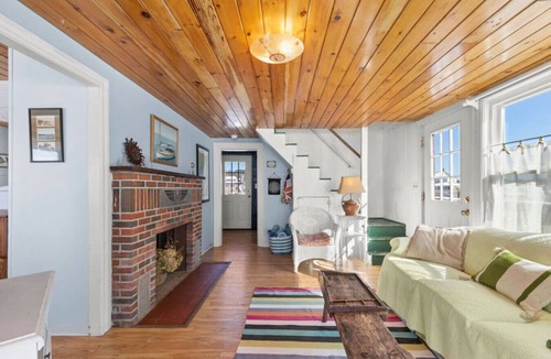 Silver Beach House | Beachfront in New Silver Beach, Central A/C