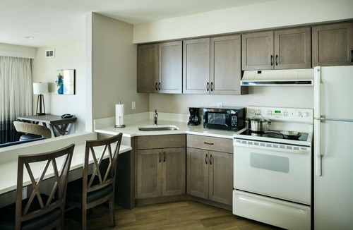 Harbor Hotel | Beachfront Inn