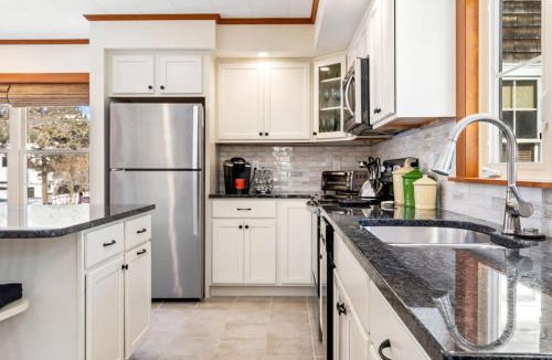 Southern Coast House | Beachfront Just steps and you're on the beach