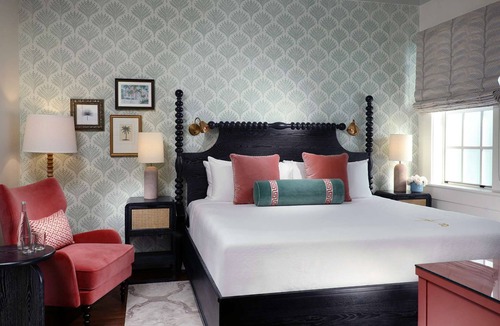 Uptown - Upper Duval Hotel | Beachfront Key West + Free Breakfast, Bar & Pool