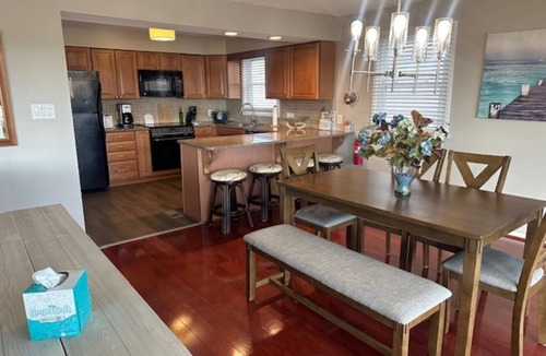 Southend Condo | BEACHFRONT LARGE SOUTHEND 3 BEDROOM 2 BATH CONDO