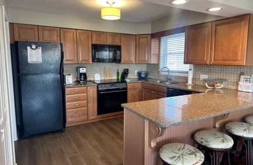 Southend Condo | BEACHFRONT LARGE SOUTHEND 3 BEDROOM 2 BATH CONDO