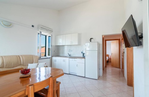 Simuni Apartment | Beachfront Lovro 6 apartment