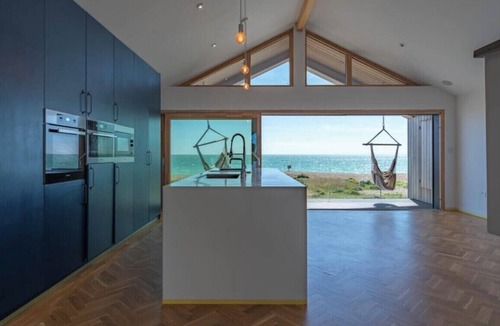 Shoreham-by-Sea House | Beachfront luxury modern open plan Townhouse.