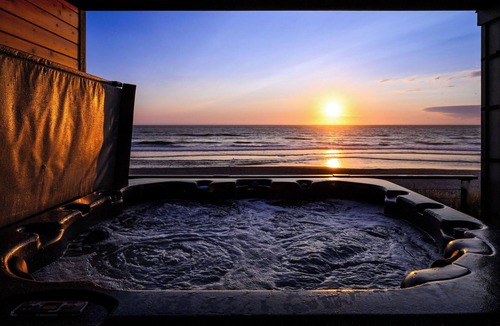 Rockaway Beach House | Beachfront Luxury, HotTub, Spa, Big Arcade, Open Layout, 4 Owner Suites, FirePit