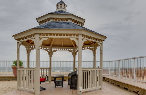 Sandbridge House | Beachfront Luxury Home,SALT WATER, POOL- Heating is an Option &SPA,Pet Friendly