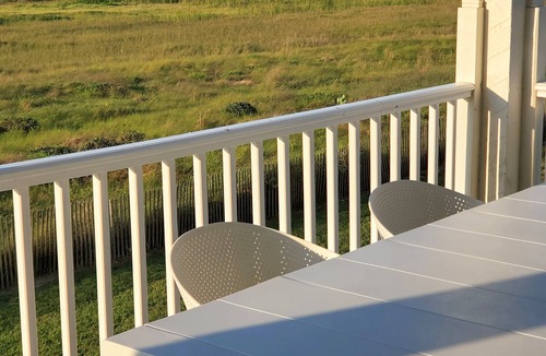 Galveston House | Beachfront luxury - 4 bedroom w/3 king beds amazing views