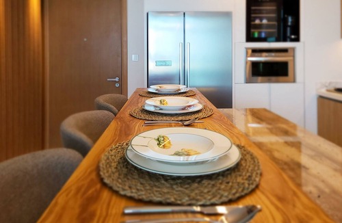 Dubai Marina Apartment | Beachfront Luxury App. Palm & See View - Pool & Privet Beach Family