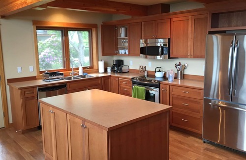 Burley House | Beachfront Luxury on Case Inlet