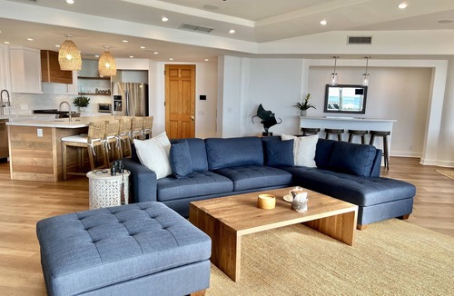 Pupukea House | Beachfront Luxury Property with Pool