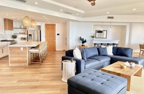 Pupukea House | Beachfront Luxury Property with Pool