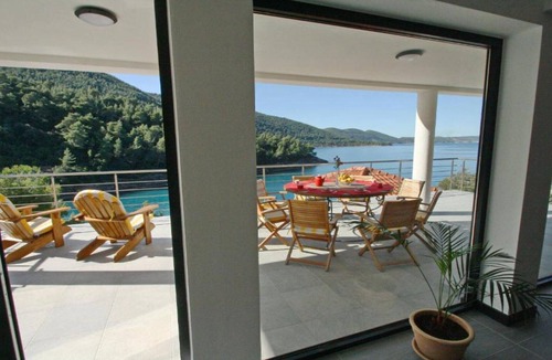 Blato Villa | Beachfront Luxury Villa with Private Pool & Stunning Sea Views