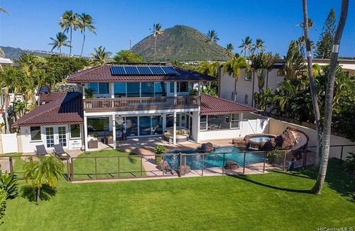 Portlock Villa | Beachfront Luxury Villa