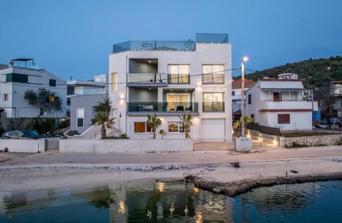 Vinisce Villa | Beachfront luxury villa Vinisce