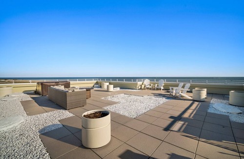 A-Zone House | Beachfront Mansion+ Ocean Views