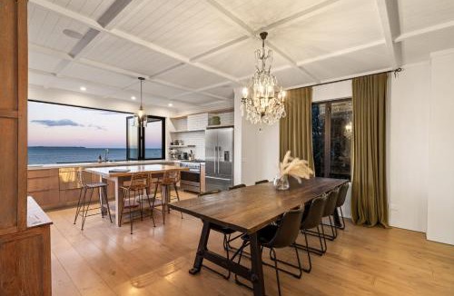 Papamoa Beach House | Beachfront Mediterranean Villa