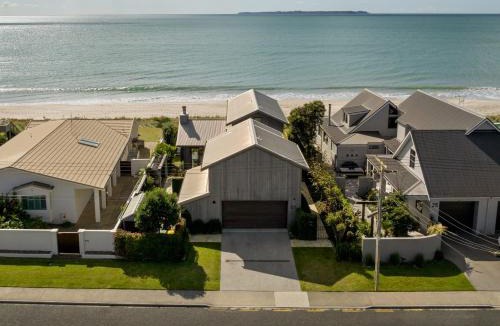 Papamoa Beach House | Beachfront Mediterranean Villa
