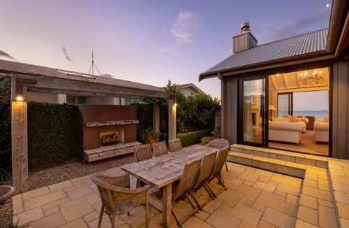 Papamoa Beach House | Beachfront Mediterranean Villa