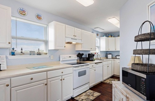 Alligator Point House | BEACHFRONT MILLION DOLLAR VIEWS PANORAMIC GULF SUNRISE! Book Summer Escape Today