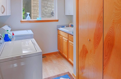 Moclips House | Beachfront Moclips Retreat w/Hot Tub & Fire Pit