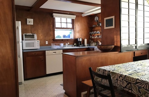 Monomoy Cottage | Beachfront Monomoy cottage near Town