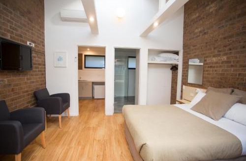 Apollo Bay Hotel | Beachfront Motel